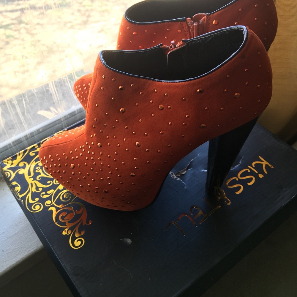 Shoes - Picture 5 of 5